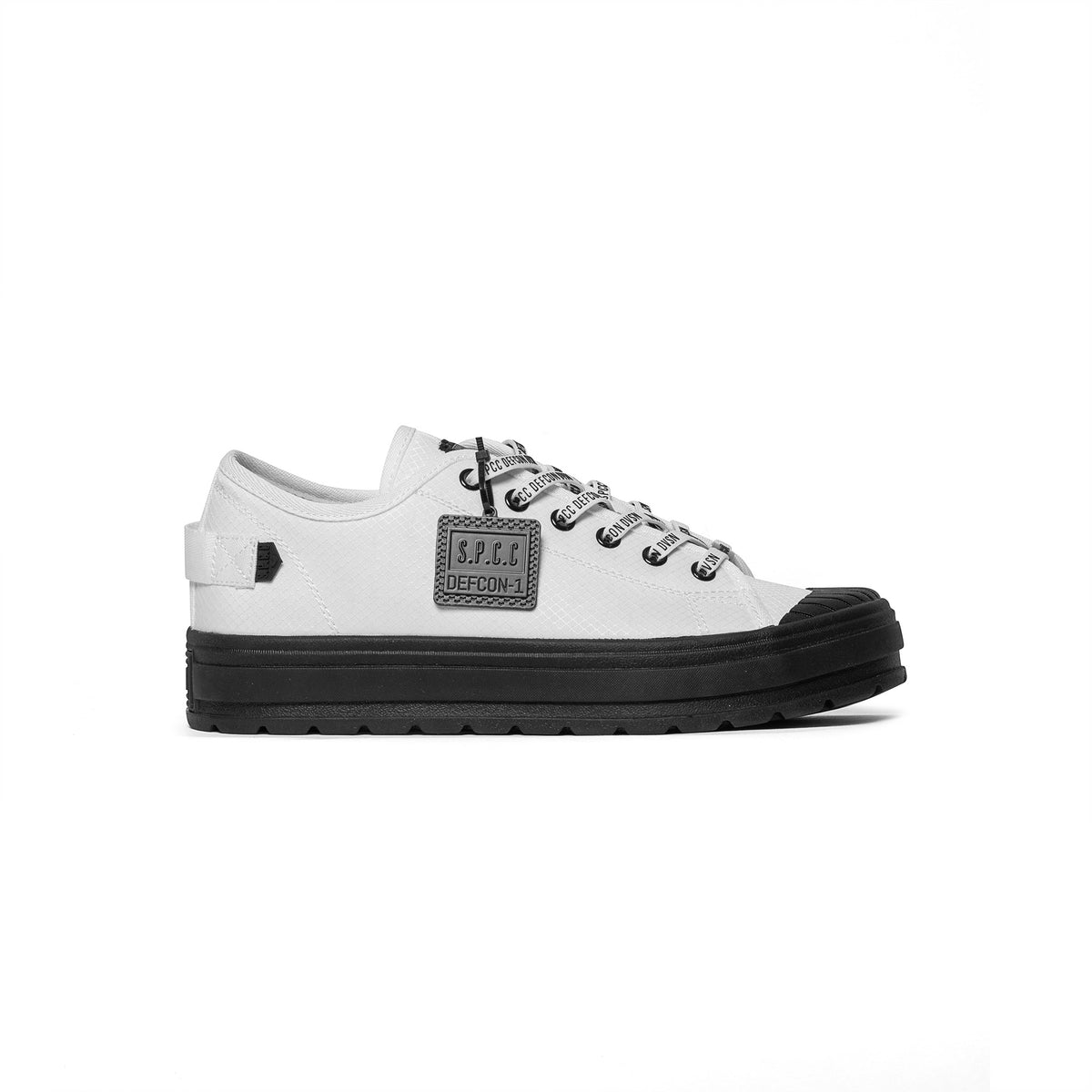 Surge DEFCON Lo Sneakers - White/Black