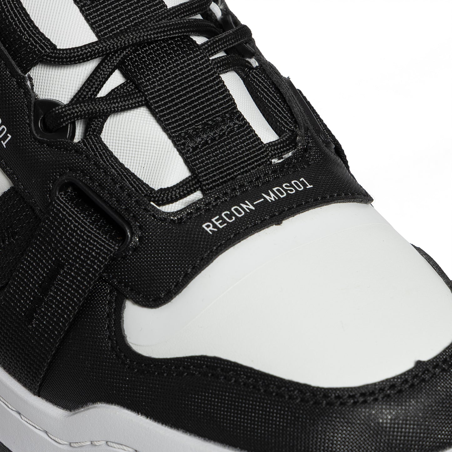 Recon Tau Hi Sneakers  - Black/White