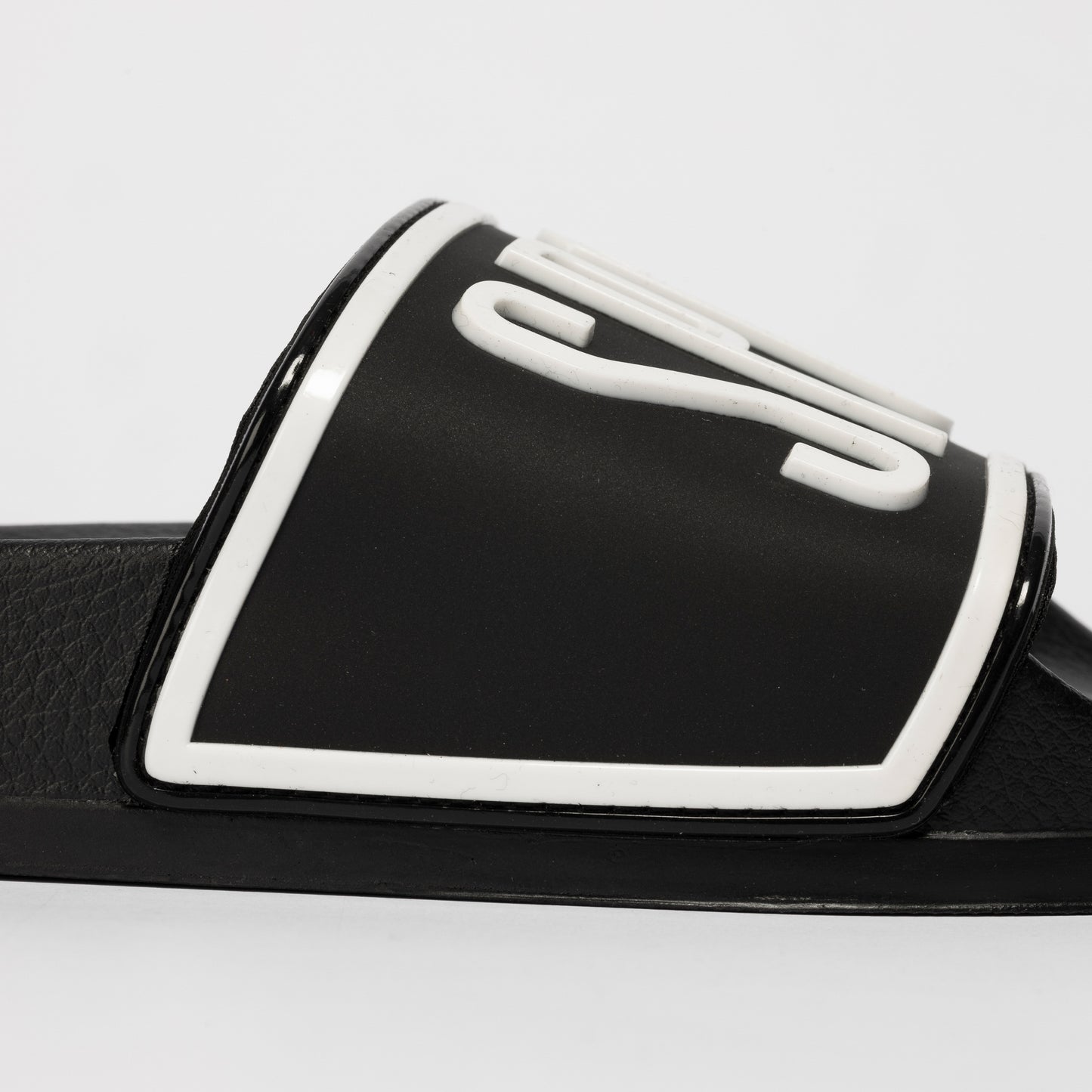 Packham Slider  - Black/White