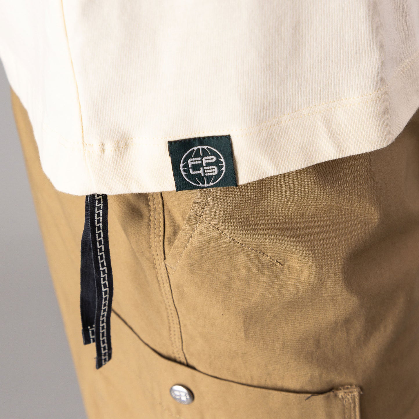 L04D1NG Tee  - Stone