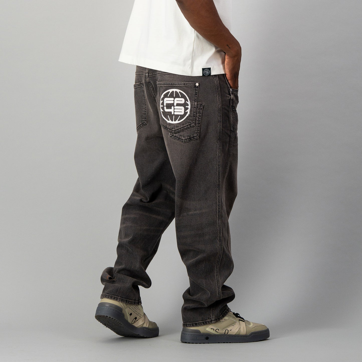 0DDW0RLD Jeans  - Dark Grey