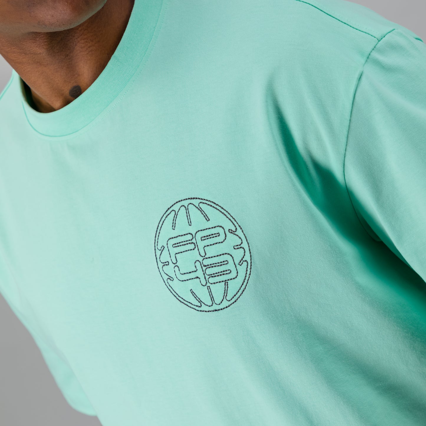 H0U53 Tee  - Green
