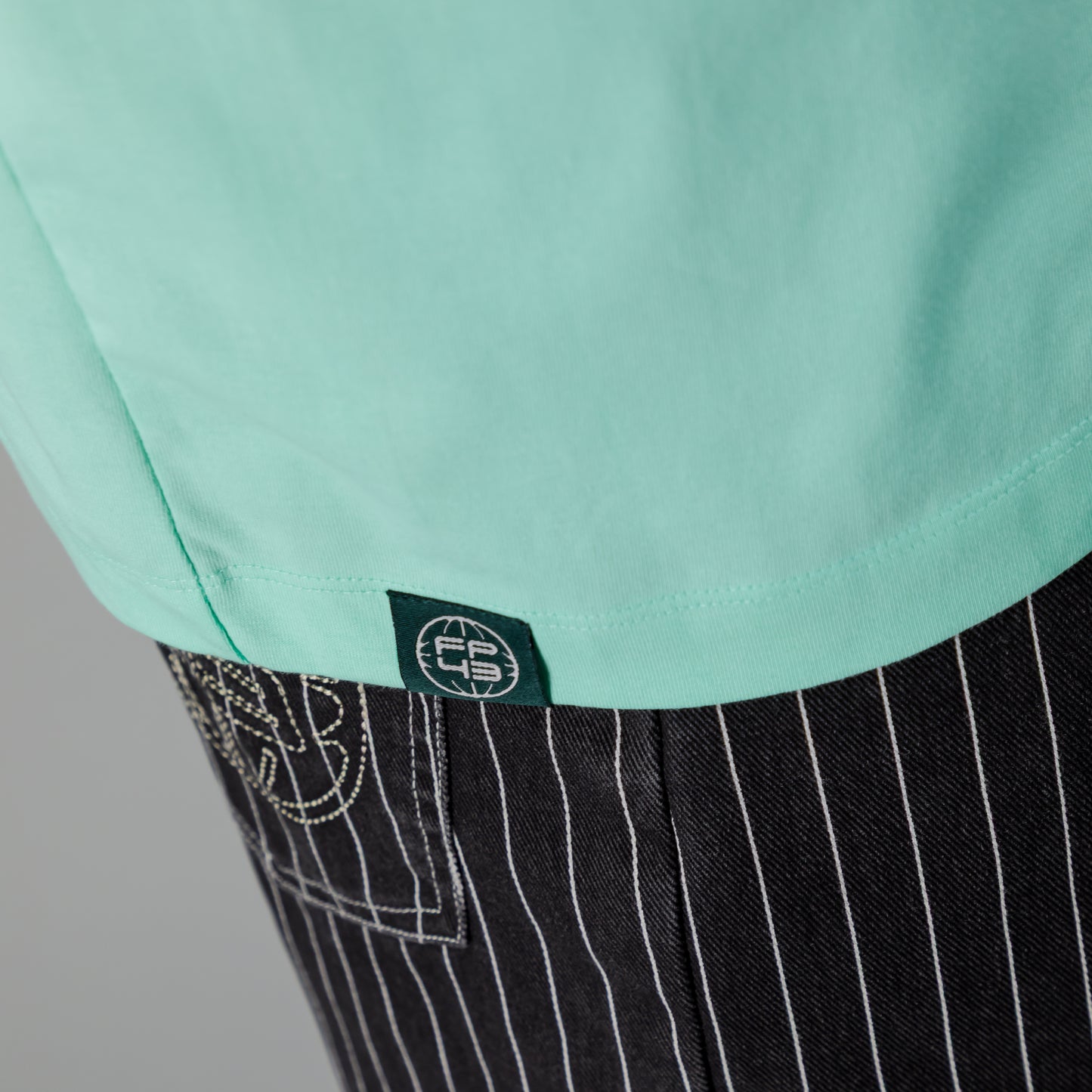 H0U53 Tee  - Green