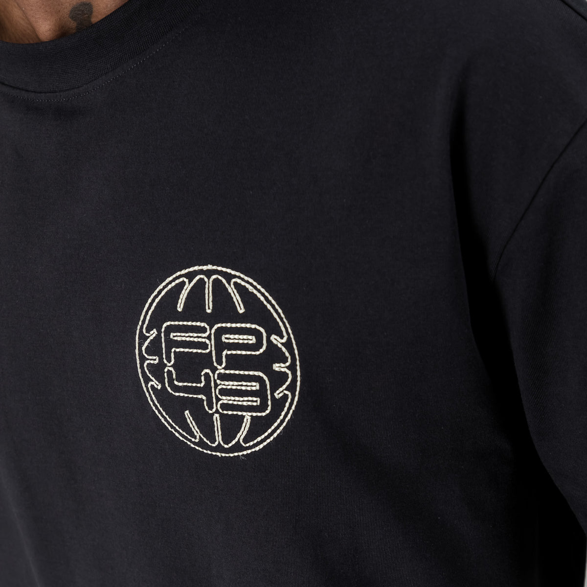 H0U53 Tee  - Charcoal