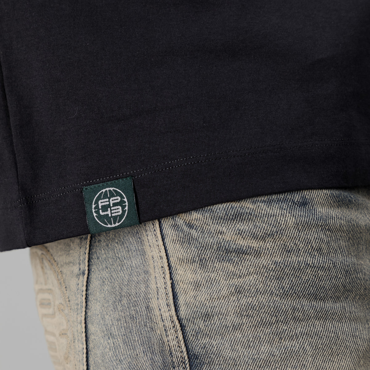 H0U53 Tee  - Charcoal