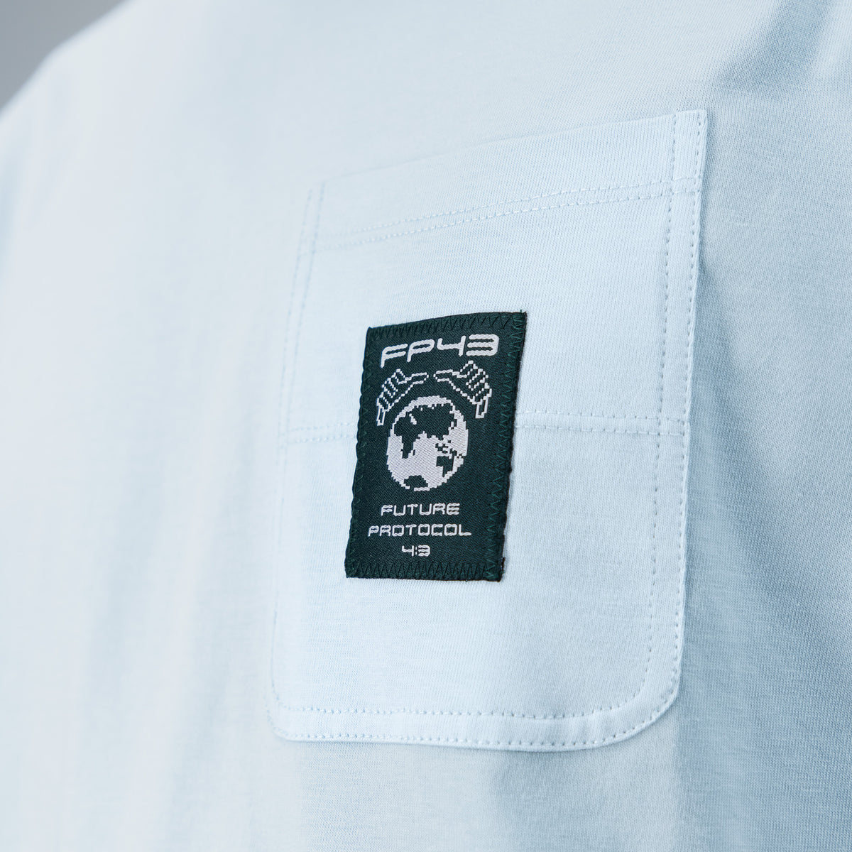 L0CKY43 Tee  - Light Blue