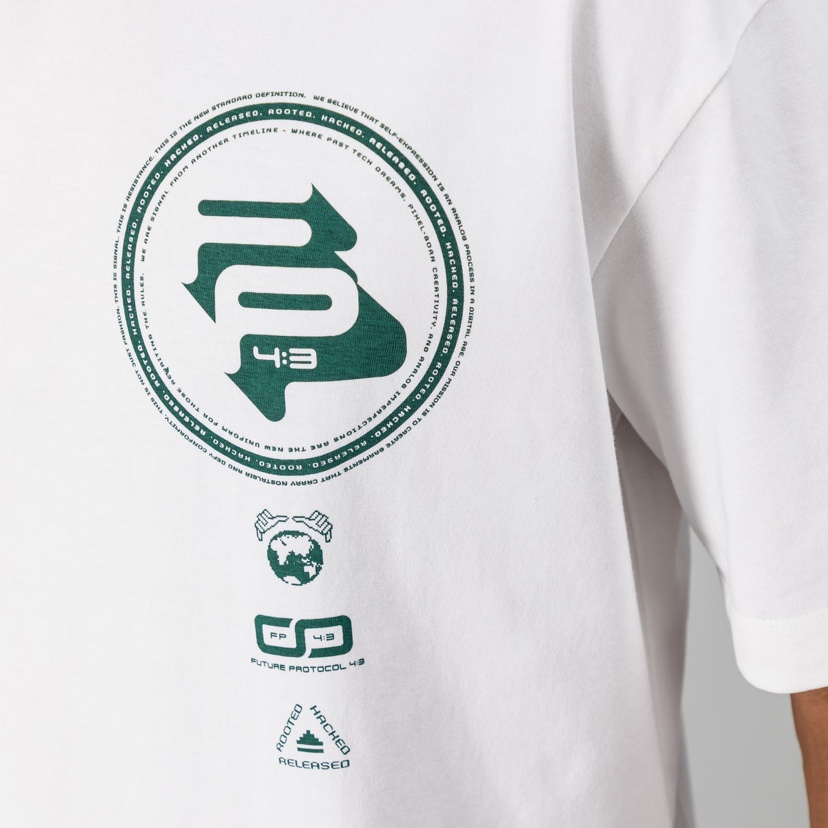 R0UL3TT3 Tee  - White