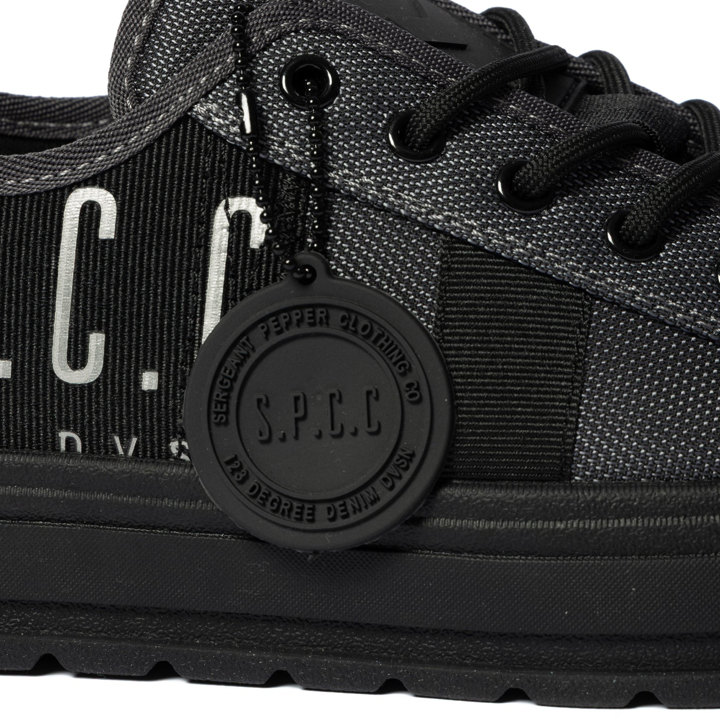 Surge Delta Lo Sneakers  - Dark Grey