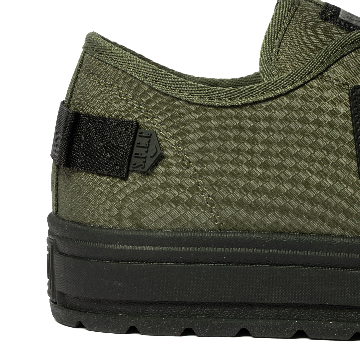 Surge DEFCON Lo Sneakers  - Fatigue